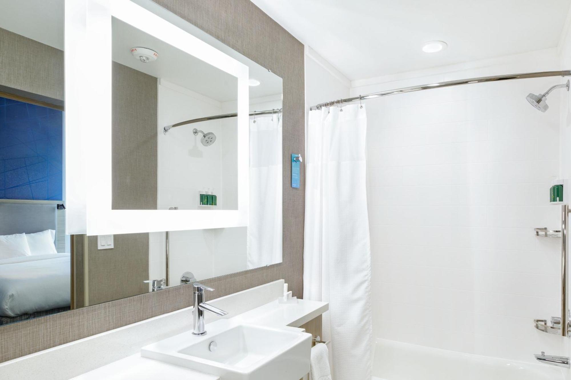 Springhill Suites By Marriott Topeka Southwest Экстерьер фото