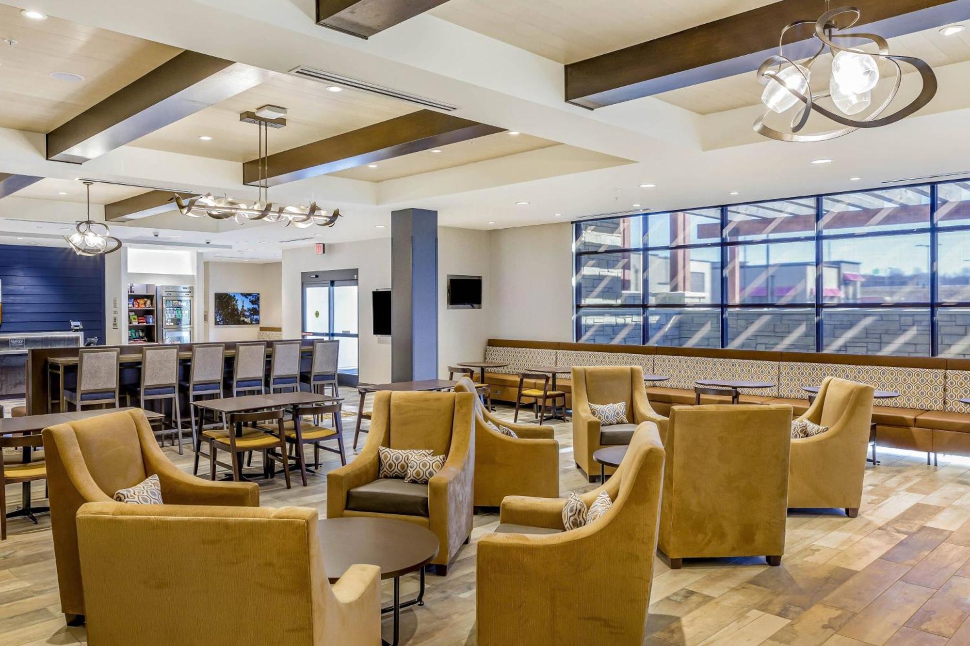 Springhill Suites By Marriott Topeka Southwest Экстерьер фото