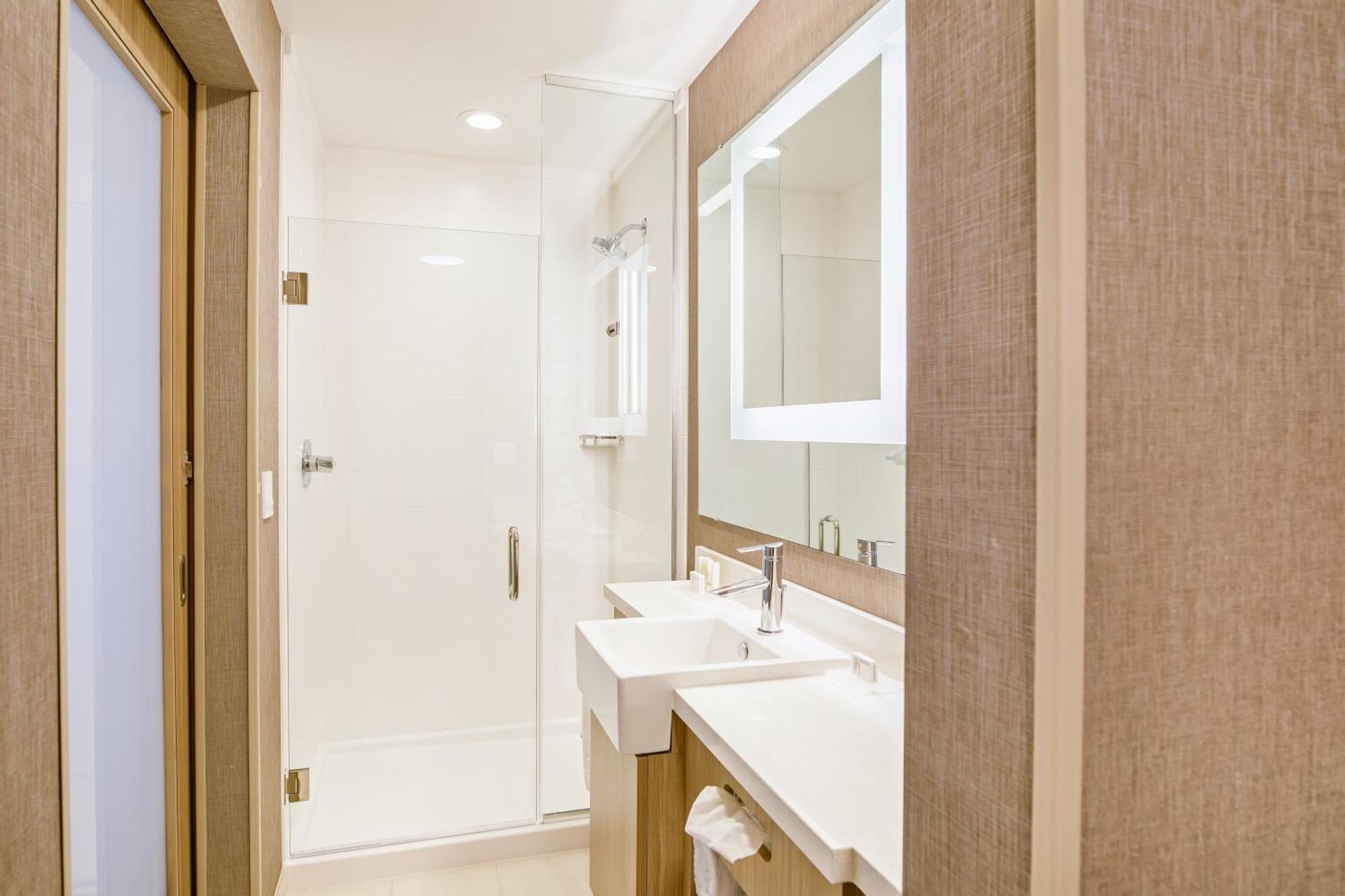 Springhill Suites By Marriott Topeka Southwest Экстерьер фото