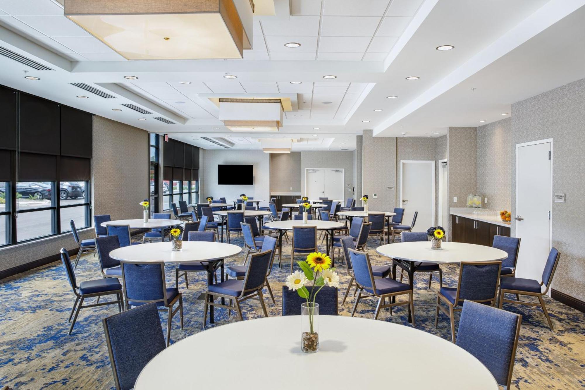 Springhill Suites By Marriott Topeka Southwest Экстерьер фото