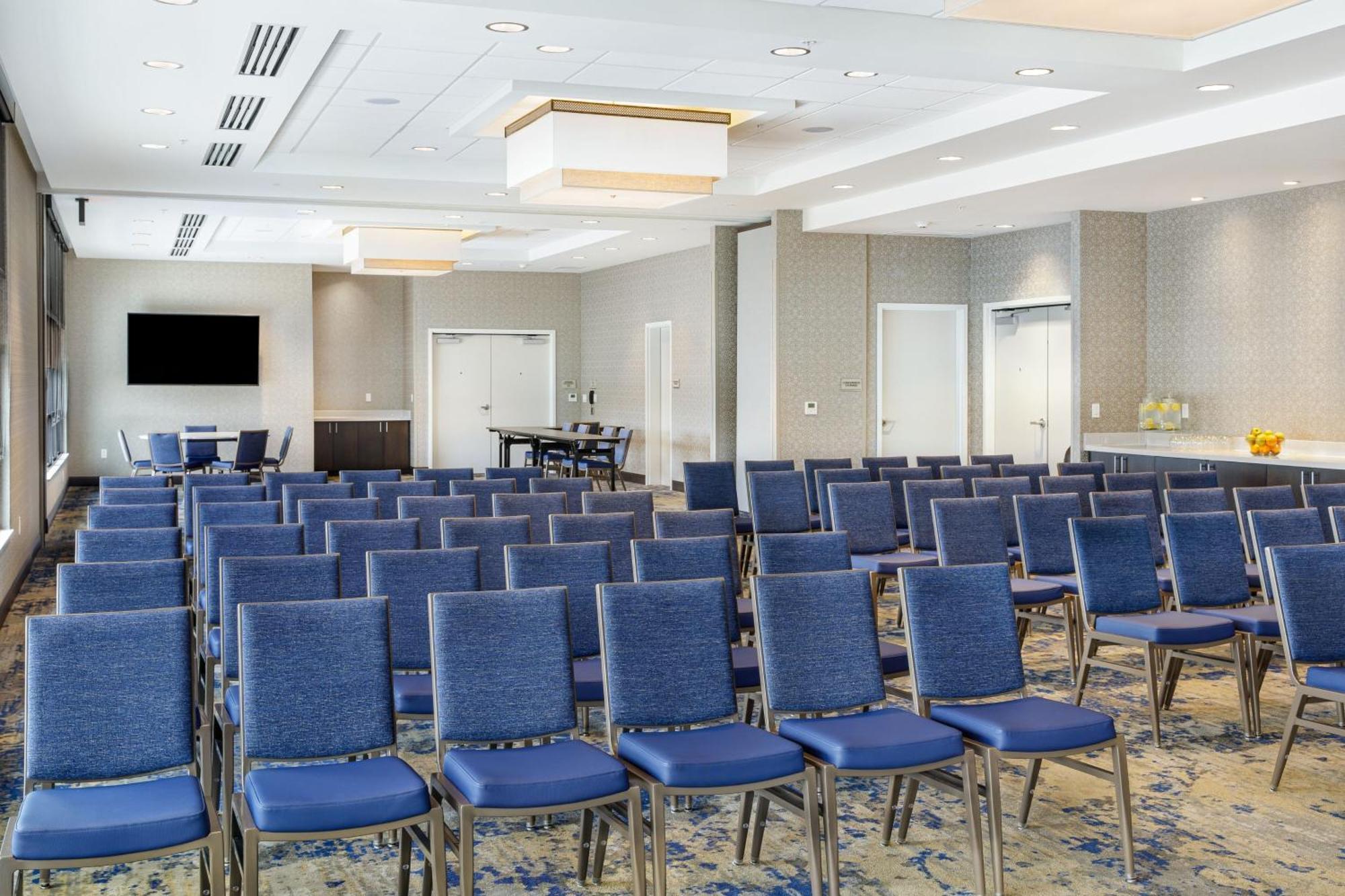 Springhill Suites By Marriott Topeka Southwest Экстерьер фото