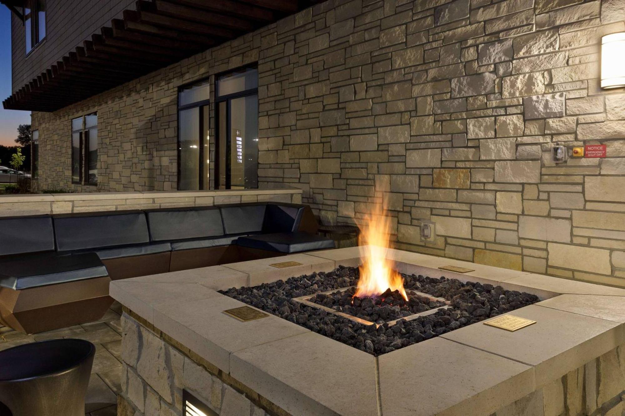 Springhill Suites By Marriott Topeka Southwest Экстерьер фото